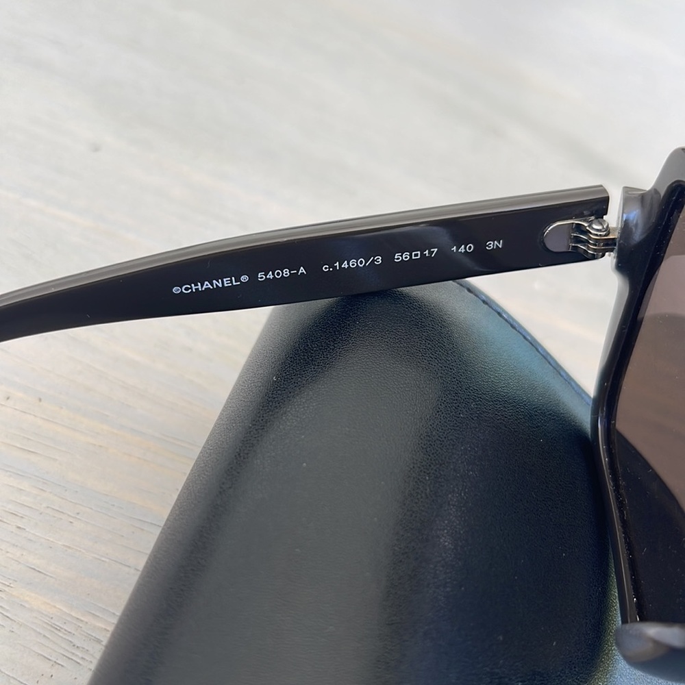 AUTHENTIC Chanel Square Sunglasses- Excellent condition - Picture 5 of 10